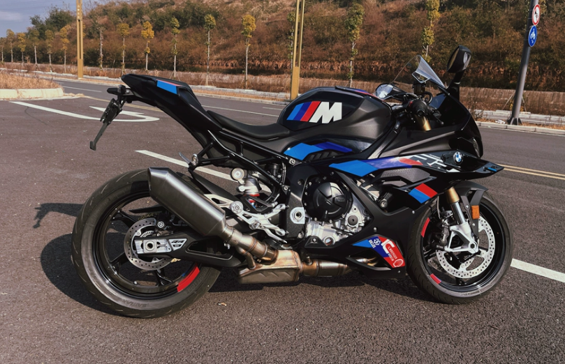 BMW S1000RR Decal & Graphic Kit Guide: How to Choose, Maintain, and Remove Decals Without Damaging Factory Paint