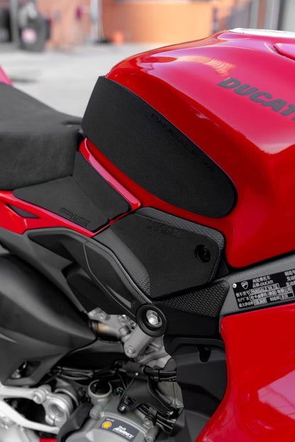 25–26 Ducati Panigale V4 S GP-Style Tank Grip Pads & Side Panel Pads | Anti-Slip Kit